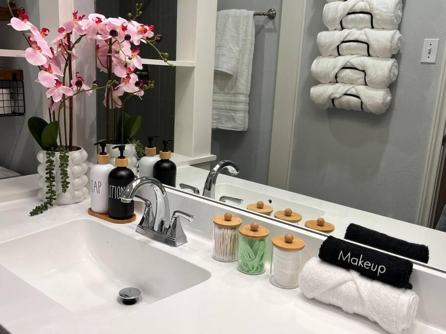 Healing Haven King Bed Suite Dallas Luaran gambar